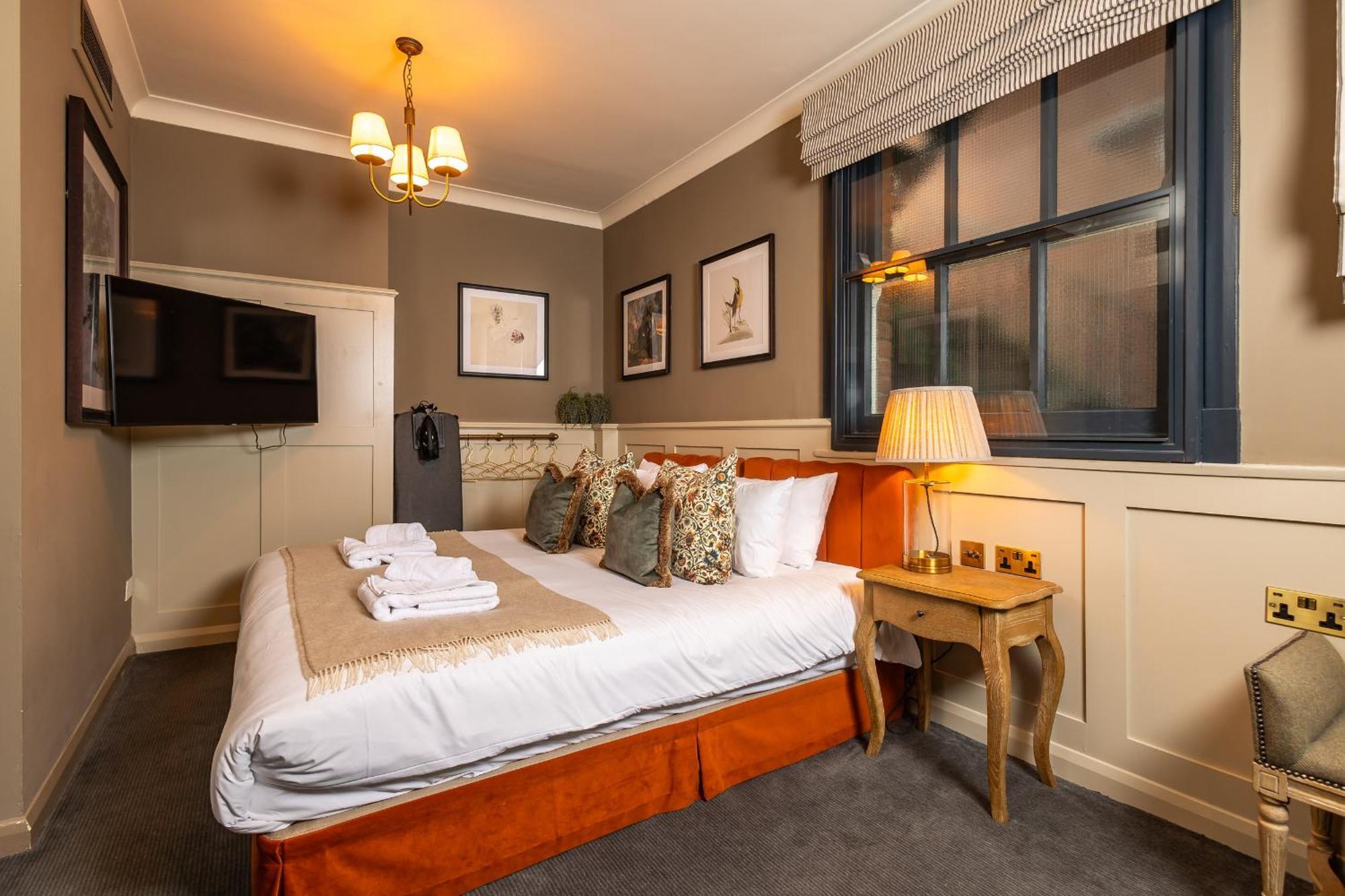 Salisbury Arms Hotel