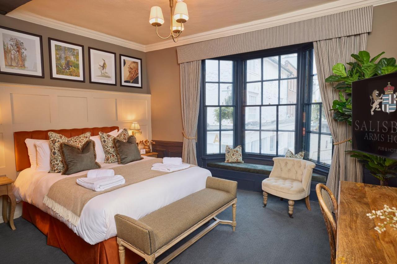 Salisbury Arms 3*