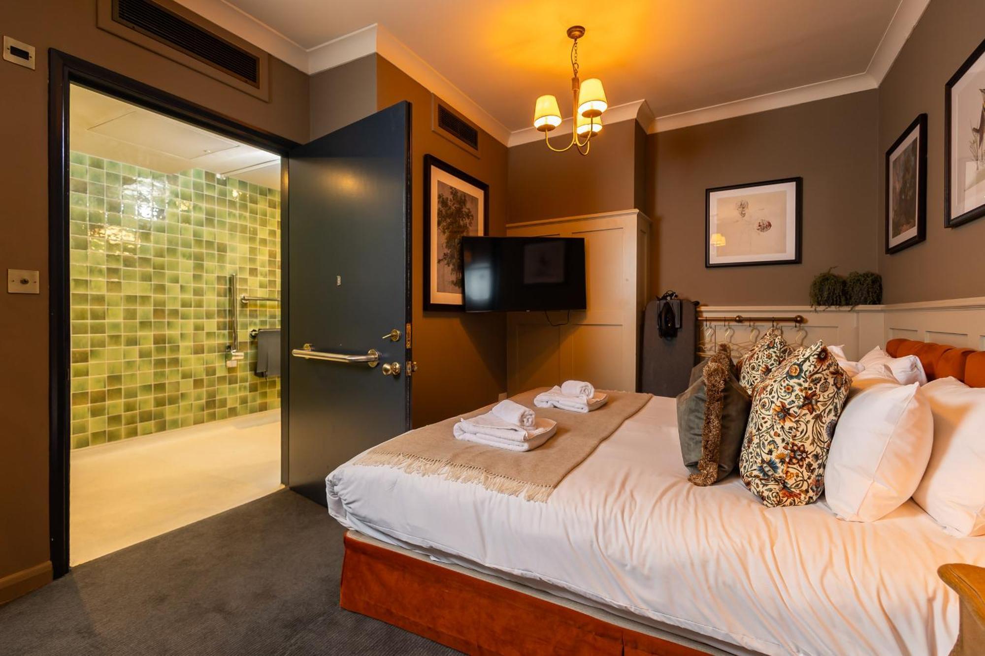Salisbury Arms Hotel 3*